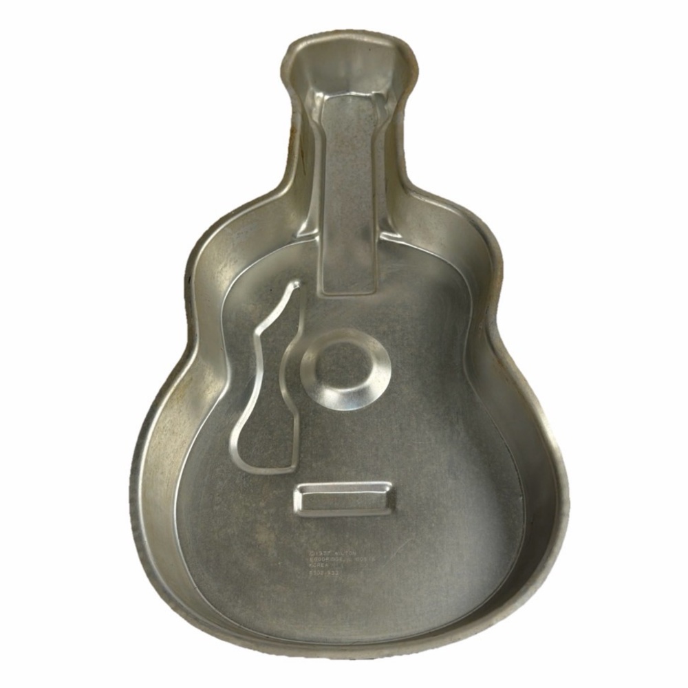 Wilton Vintage 1977 Guitar Cake Pan